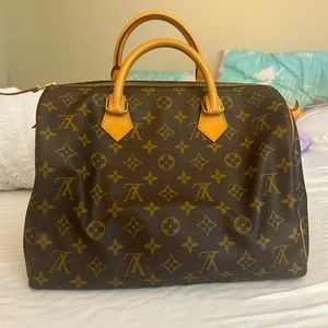 Speedy Louis Vuitton bag